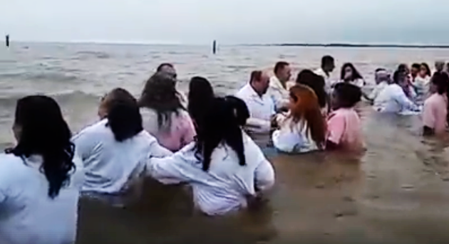 Thousands Of Islam Baptized In the Name of JESUS.