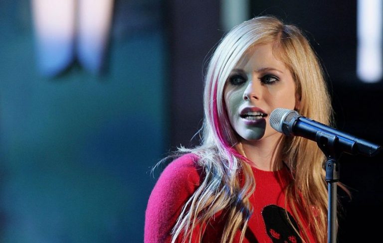 Avril Lavigne’s New Worship Song is Inspiring – She is Not Scared to Die for God Saves!