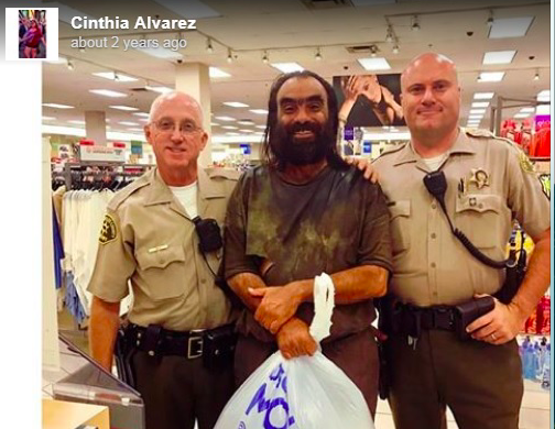 Two Sheriffs Did Something People Almost Wouldn’t Care—The Woman Who Witnessed Was Moved With Their Compassion!