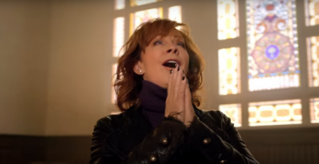 Reba McEntire’s Powerful Words Through Song “Back to God”, Listen And Be Inspired!