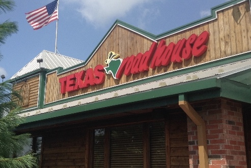 Customers Request For A Comfy Booth Was Denied By Texas Roadhouse, Reason Behind Refusal Is Heart Melting
