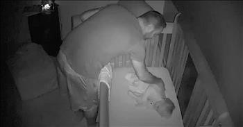 Little Baby Cries At Night, Dad Was Surprised When Baby Fooled Him