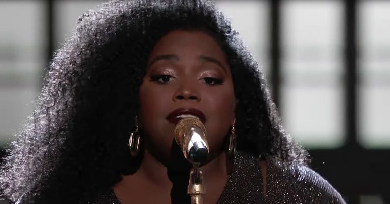 Woman Leaves Everyone In Awe After Singing “Break Every Chain” In The Voice