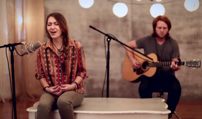 In Christ Alone! – Lauren Dingle Acoustic Performance