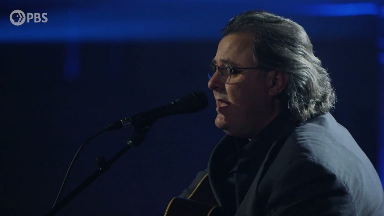 Vince Gill Grabs Hearts with Gorgeous Rendition of ‘Go Rest High on That Mountain’