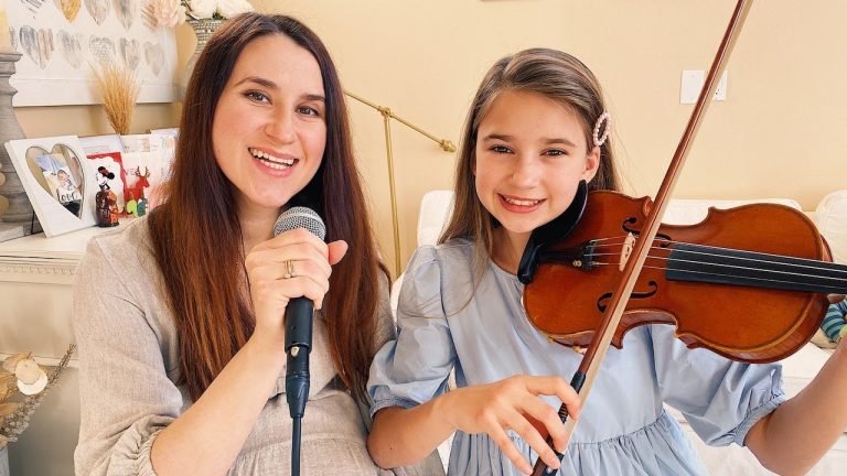 12-Year-Old Sings ‘Hallelujah’  Duet with Mom