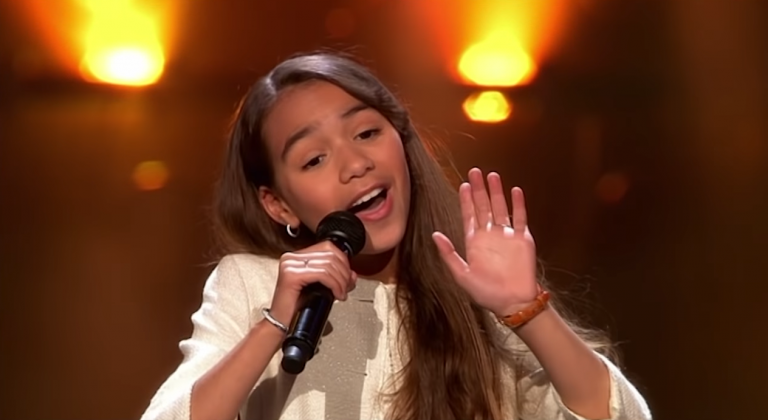 Young Girl Sings 80-Year-Old Song So Flawlessly Judges Forced To Turn Around Within 1st Notes