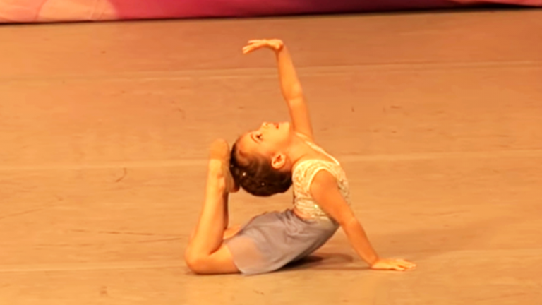 4-Year-Old Girl Stuns Everyone with Jaw-Dropping Dance Performance
