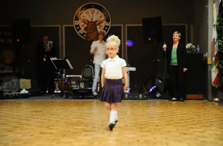 4-Year-Old Irish Dancer Enters Dancefloor – Brings House Down With Electric Traditional Moves