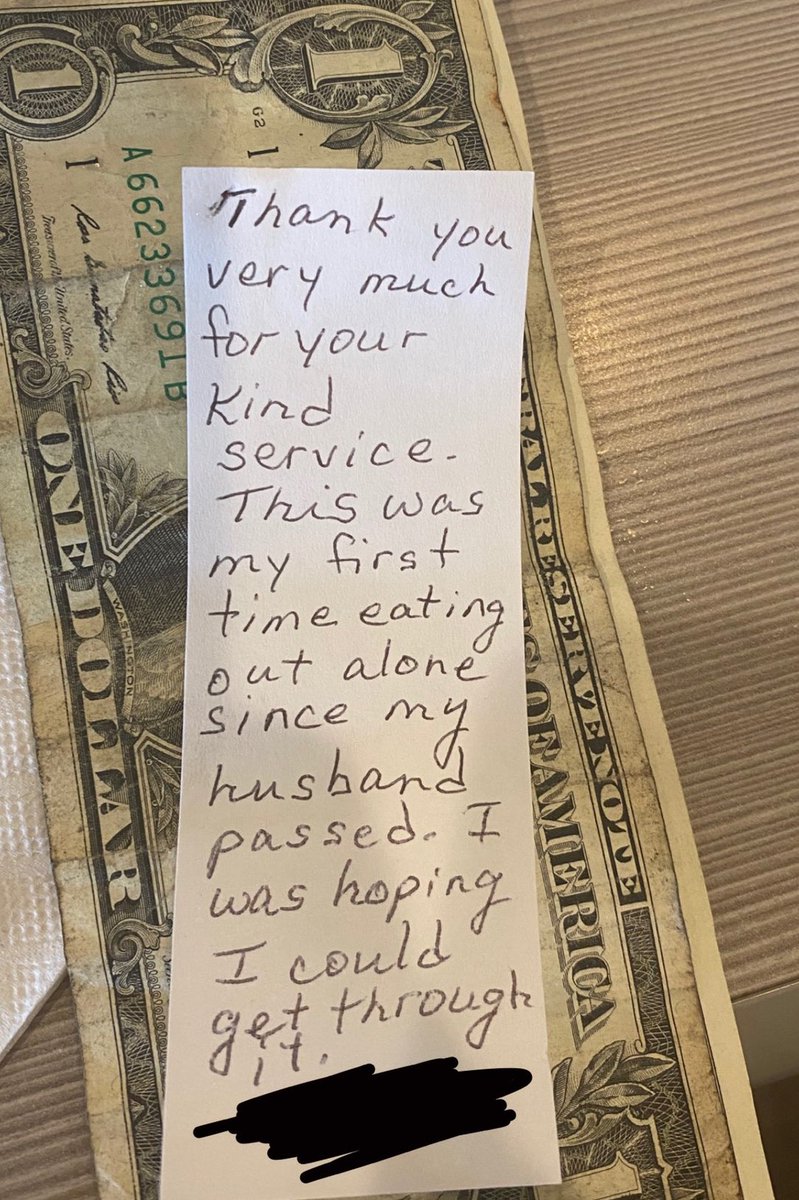 Waitress Bursts Into Tears After Receiving Thank You Note From Widow