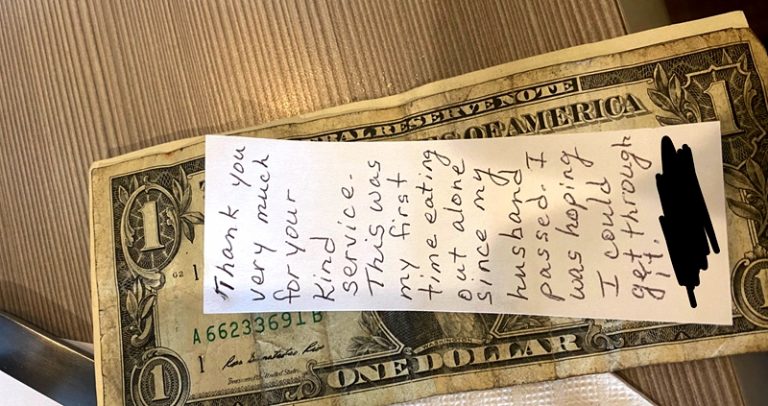 Waitress Bursts into Tears after Receiving Thank You Note from Widow Eating Alone