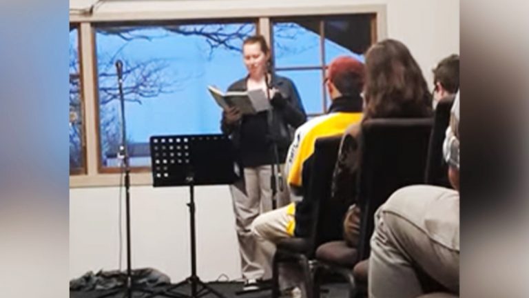 Woman Shares How God’s Words Brings Her Internal Healing