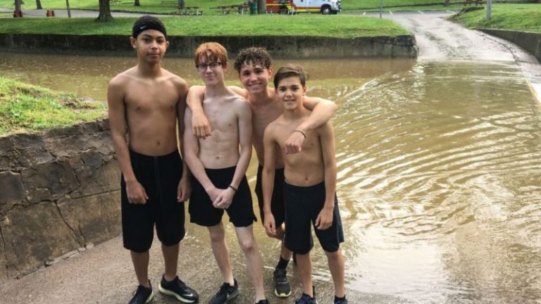 Boys Save Young Girl from Drowning and Are Rewarded with Burgers for Life