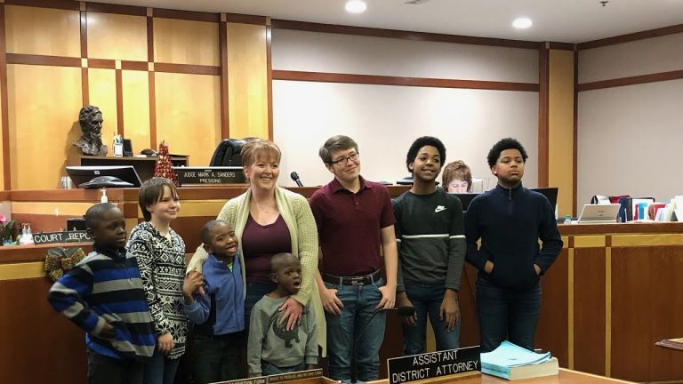 Single Mom Who Grew Up in Foster Care Adopts 6 Boys So That Siblings Can Grow Up Together