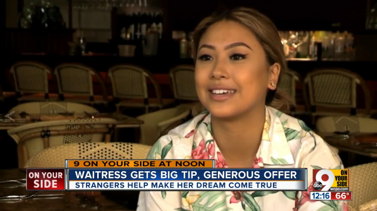 A Couple Left This Waitress A $400 Tip But What They Did When They Returned Blew Her Away