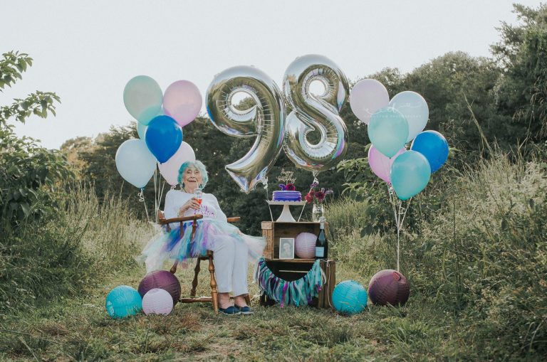 Granddaughter’s Special Idea for 98-Yr-Old Grandma’s Birthday, The Internet Can’t Get Enough of It