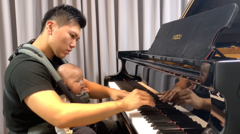 Crying baby Is Hypnotised by The Sound of Pianist Dad Playing Liszt’s Classic