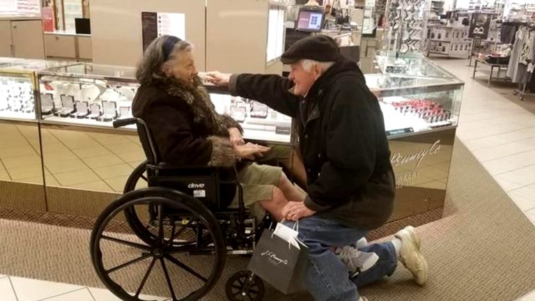 Man Drops to One Knee, Re-Proposes to Wife after 63 Years of Marriage