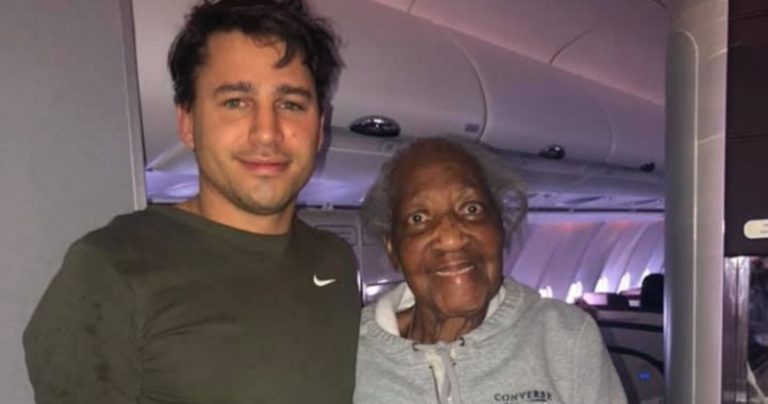 After Hearing Her Story Young Man Gives up First Class Seat to 88-Year-Old Lady He Just Met in Airport