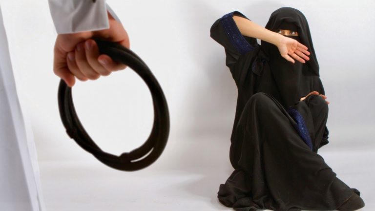 Muslims Challenge David Wood on Wife-Beating in Islam!