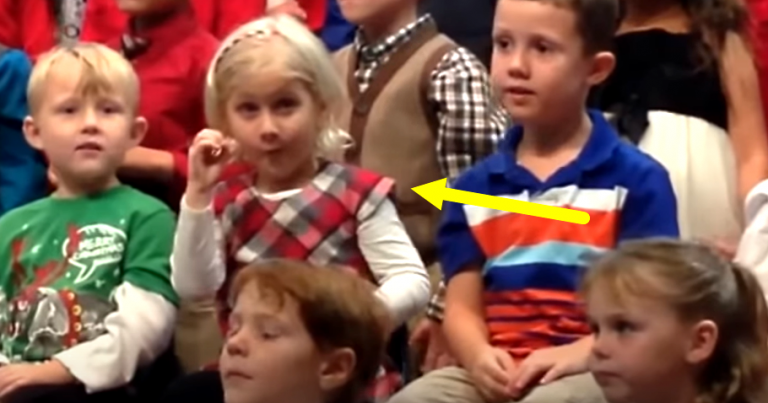 5-Year-Old Girl Signs Christmas Concert for Her Deaf Parents