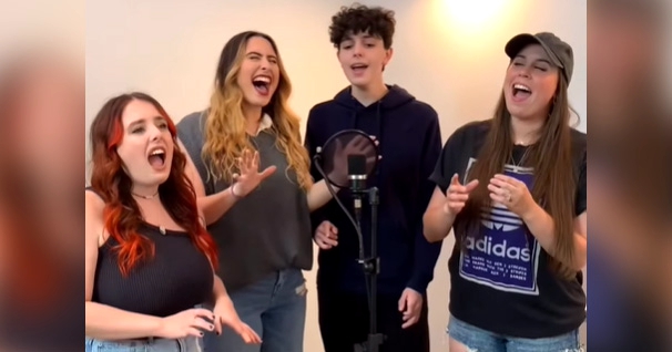 16 Years Old Is too Nervous to Sing with 3 Sisters, But It Just Sounds So Heavenly Good
