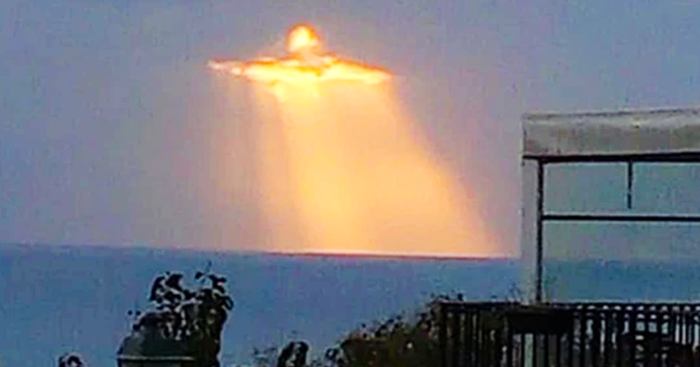 Man Captures Incredible Photos of ‘Jesus’ Glowing in The Clouds: ‘I Was Enchanted’