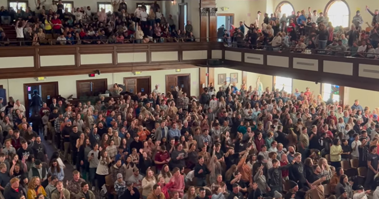 8 Observations of Asbury Revival: ‘God Put You Here for A Reason’