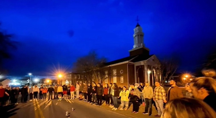Revival at Kentucky College Faces Roadblocks from School Minister, Moves Worship off Campus Chapel