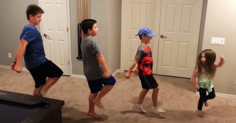 Little Sister Was Dancing Alone then Older Brothers Joins in, Went Viral