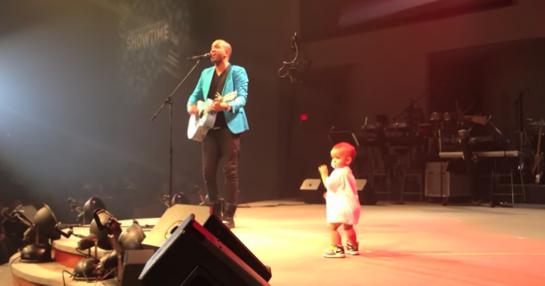 Baby Crashed Dad’s Concert with Adorable Moves