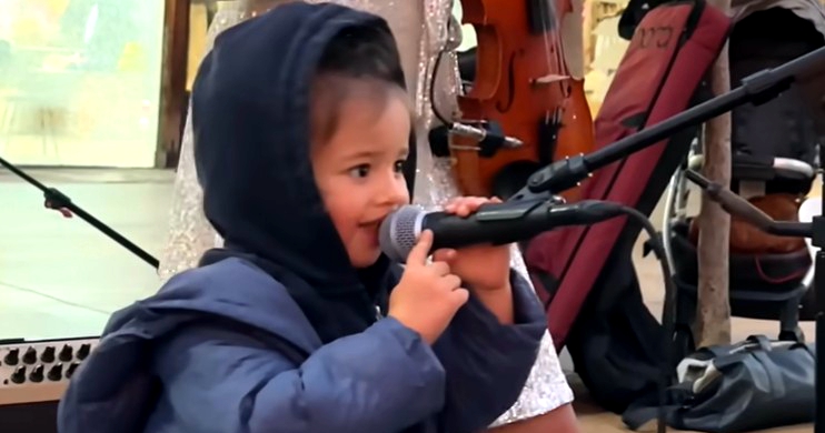 2-Year-Old Boy Sings ‘Amazing Grace’. So Adorable!