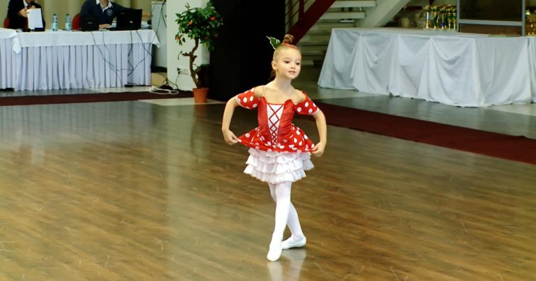 Little Girl’s Breathtaking Chipollino Ballet Variation Hits Millions