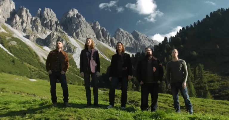 5 Men Found The Most Perfect Setting to Sing A Cappella ‘How Great Thou Art’