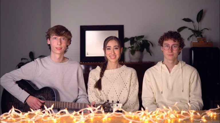 3 Siblings Sing ‘The First Noel’ in Perfect Harmony