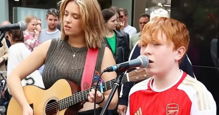 12 Years Old Stuns Crowd with Powerful Rendition of ‘Hallelujah’