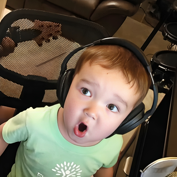 2-Year-Old Boy Starts Singing and Dad Rushes to Take A Video