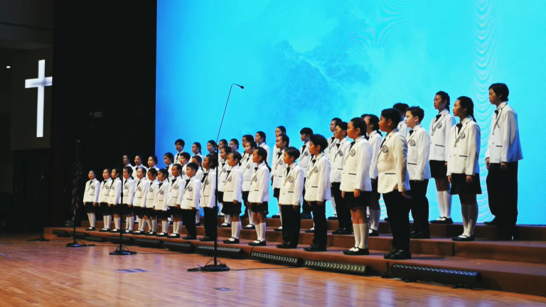Kids Shock Audience with Their Beautiful Rendition of ‘You Raise Me Up’